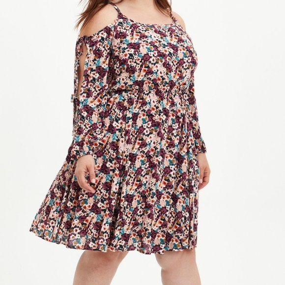 Torrid Romantic Cottagecore size 0 NWT floral gauze cold shoulder skater dress - Picture 9 of 9